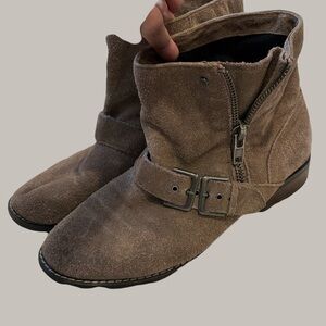 DV by Dolce Vita Tan Suede zipper side detailing Ankle Boots